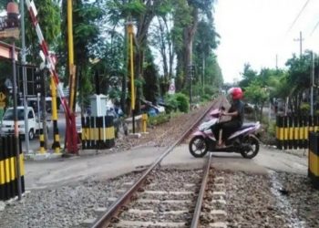 Perlintasan kereta api. (Ilustrasi)