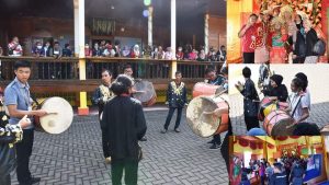 Ketika Pelajar Asal Malaysia Terpesona Budaya Pariaman