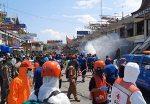 Jadi Pusat Penyebaran Corona, Pasar Raya Padang Disemprot Disinfektan
