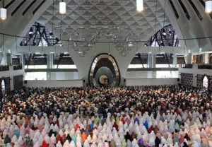 Gubernur Sumbar Putuskan Tiadakan Shalat Tarwih di Masjid