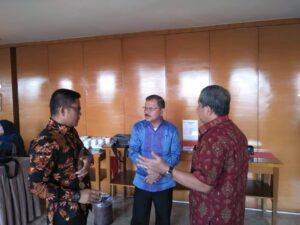 Ali Mukhni Gulirkan Sembako Murah untuk Masyarakat