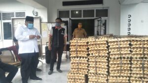 Suhatri Bur Salurkan 65 ribu Telur Bantuan dari Japfa Comfeed