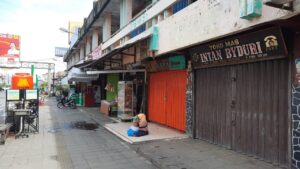 Tes Swab 1100 Orang Pedagang Pasar Raya Diundur