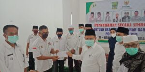 Lagi, Ali Mukhni Berikan Bantuan untuk Ulama dan Guru Pondok Pesantren