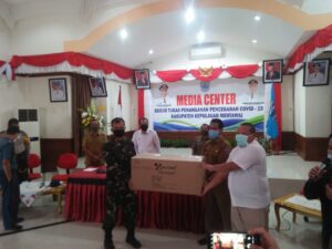 Kodim 0319 Mentawai Bantu APD untuk RSUD Mentawai