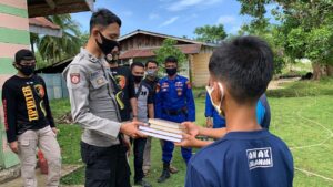 Th38rothers Mentawai Gelar Bakti Sosial