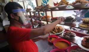“Penjual Makanan Wajib Gunakan Masker”