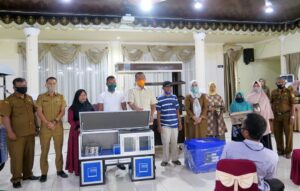 15 Pedagang UMKM di Pariaman Terima Bantuan Gerobak