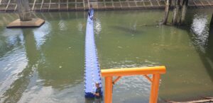 Cegah Sampah Ke Laut, DLH Pasang Kubus Apung