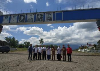 Pimpinan STKIP PGRI di Tarok City, Senin, 10/8.