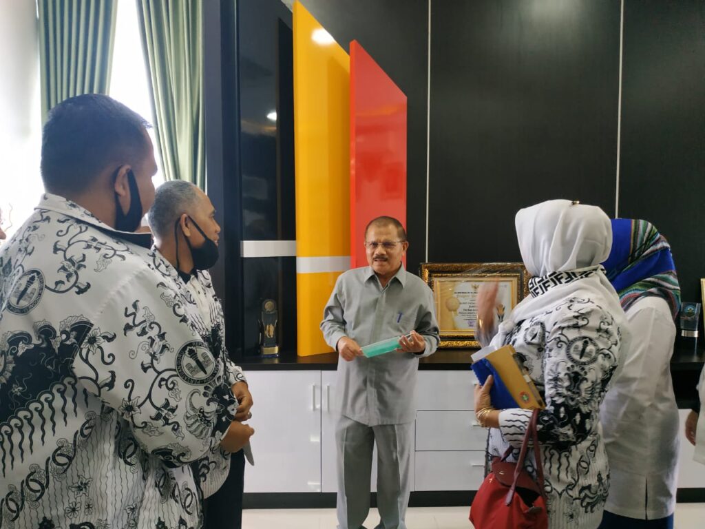 PGRI Sumbar Puji Kepiawaian Ali Mukhni Bangun Padangpariaman