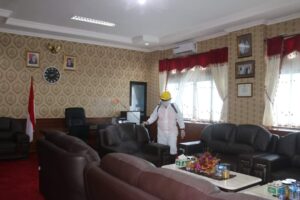 1 Lagi ASN Terpapar Covid, Kantor Walikota Pariaman Disemprot Disinfektan