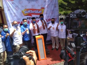 Daftar ke KPU, Eka Putra – Richi Aprian Didampingi Mulyadi, Indra Catri, Andre Rosiade, Fadli Zon