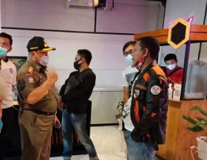 Meresahkan Warga, Satpol PP Peringatkan Cafe di Jalan Nipah