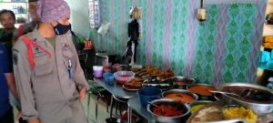 Satpol PP Padang Tegur Kedai Nasi yang Jualan Siang Hari