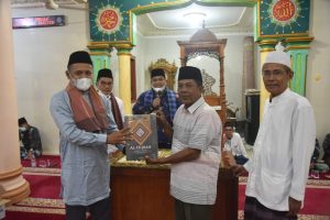 Masjid Raya Luhur Syech Burhanuddin Pertahankan Tradisi Shalat Tarwih di atas Pukul 24.00