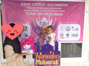 Distributor DRW Skincare Pariaman Bagikan Paket Sembako Gratis