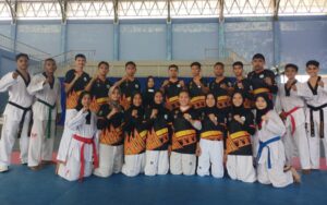 Pacu Semangat Atlit, Amran Tambi Bawa Atlit Taekwondo Riau TC di Pariaman