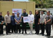 BNI Salurkan Bantuan untuk Korban Banjir di Padang