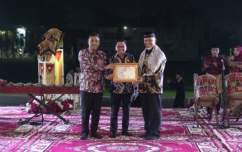 Transparan Kelola Anggaran, Pemprov Sumbar Raih Penghargaan dari Komisi Informasi